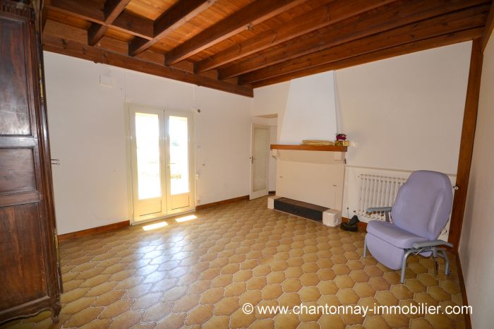 MAISON achat vente CHANTONNAY M6139