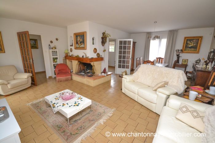 MAISON achat vente CHANTONNAY M6146