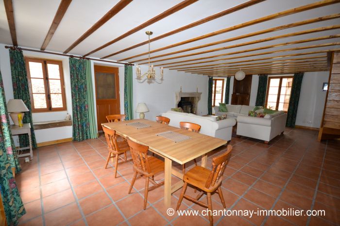 MAISON achat vente CHANTONNAY M6163