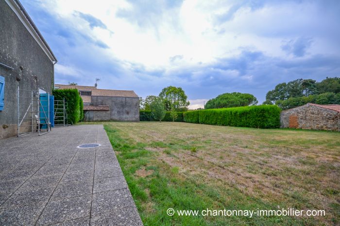 MAISON à vendre sur CHANTONNAY avec 7 pièces