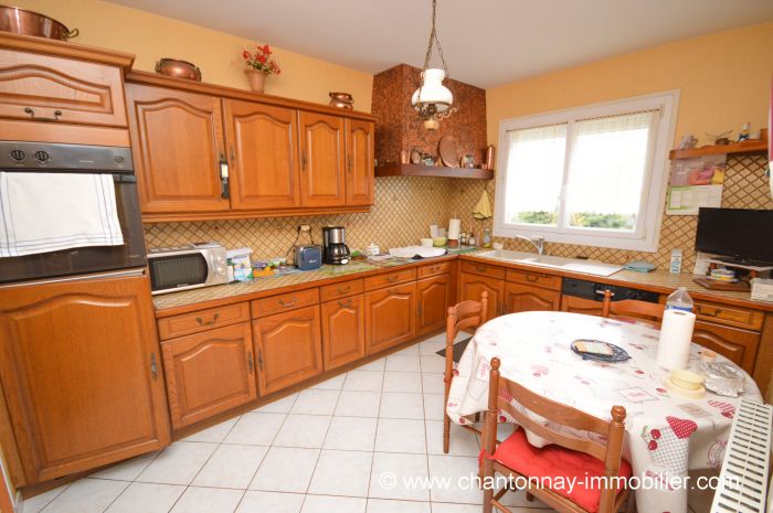 MAISON achat vente CHANTONNAY M6223