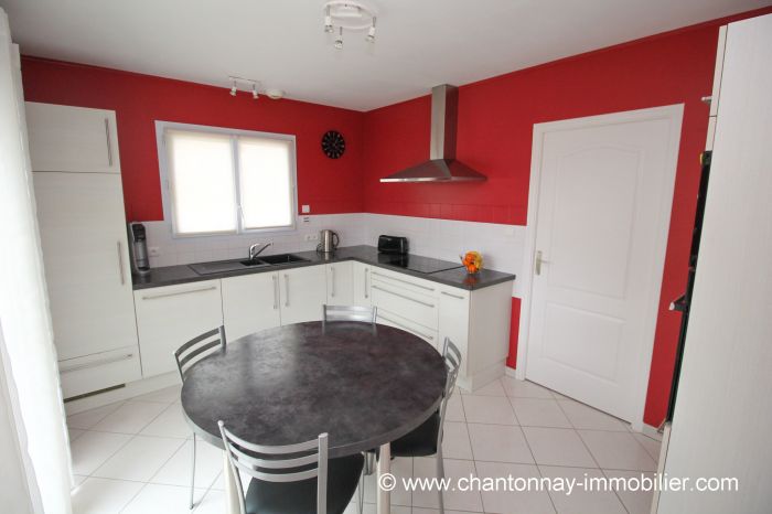 MAISON à vendre sur CHANTONNAY avec 5 pièces