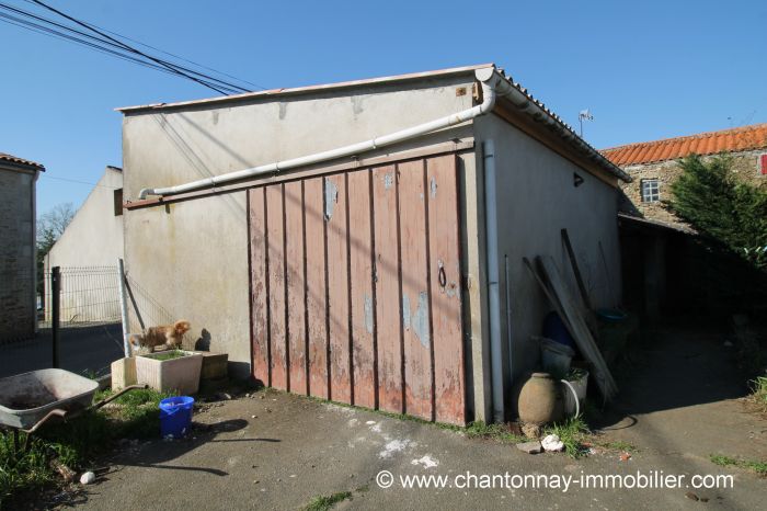Agrable maison de village - Beau potentiel à vendre CHANTONNAY au prix de 151230 euros