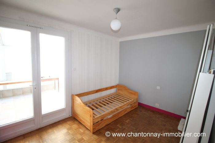 Maison de bourg proche 1er commerces CHANTONNAY immobilier à vendre au prix de 148500 euros