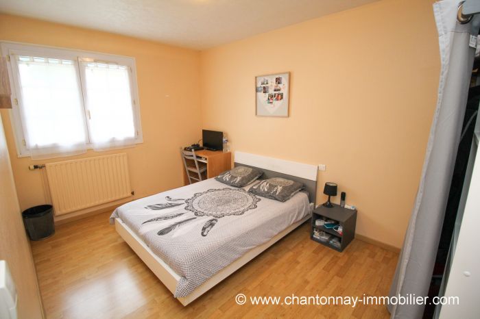 EXCLUSIVITE ! Trs agrable maison de plain-pied SIGOURNAIS immobilier à vendre au prix de 196100 euros