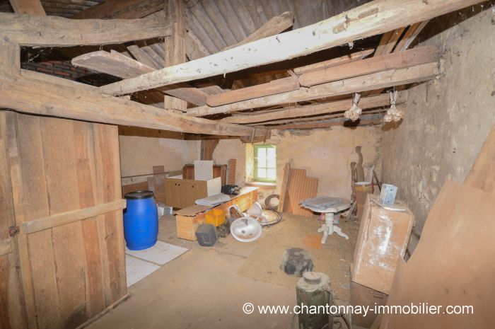 Maison de village  rnover dans un bel environnement CHANTONNAY immobilier à vendre au prix de 55000 euros