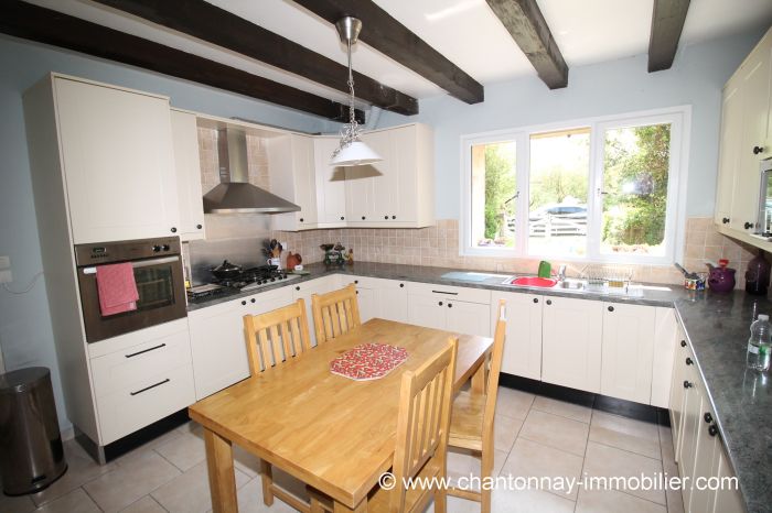 MAISON achat vente CHANTONNAY M6277