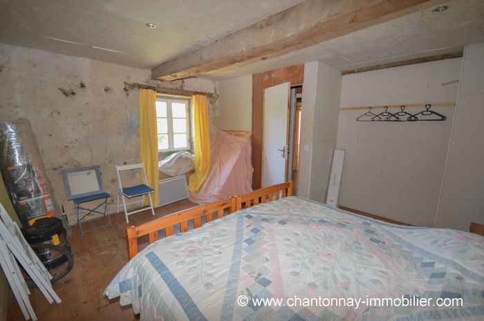 MOUCHAMPS - Maison ancienne,  rnover - Idale pour un gte à vendre MOUCHAMPS au prix de 55000 euros