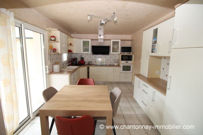 MAISON à vendre sur CHANTONNAY avec 4 pièces