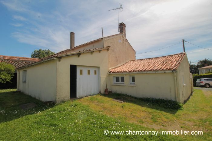 LA CAILLERE SAINT HILAIRE - Trs jolie maison en pierre dans LA CAILLRE-SAINT-HILAIRE immobilier à vendre au prix de 117700 euros