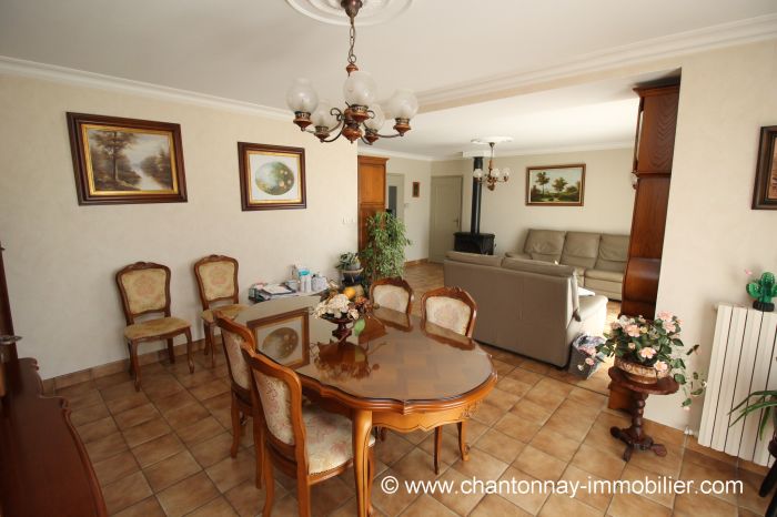 MAISON achat vente CHANTONNAY M6309