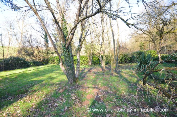 TERRAIN à vendre sur CHANTONNAY avec 0 pièces