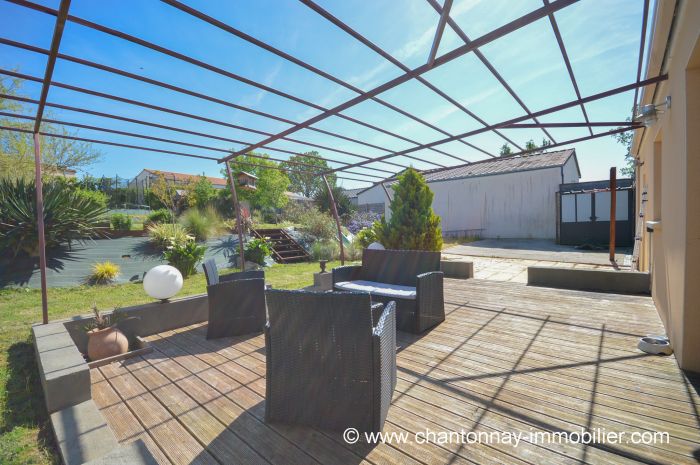MAISON achat vente CHANTONNAY M6332