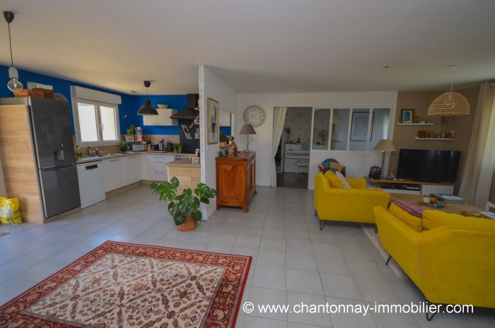 MAISON à vendre sur CHANTONNAY avec 5 pièces