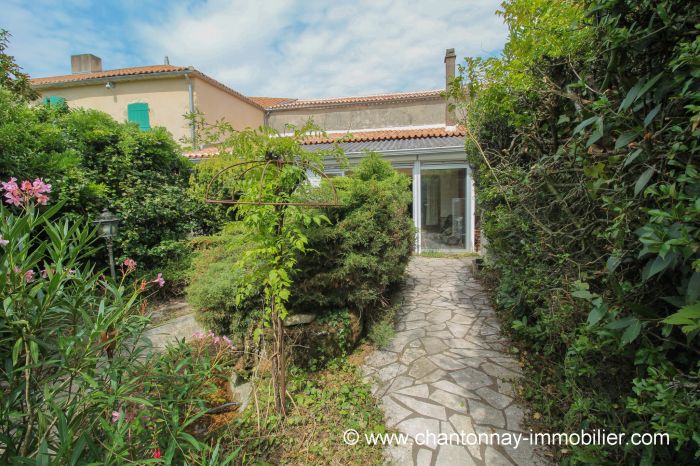 Maison de caractre, centre bourg de MOUILLERON SAINT GERMAI MOUILLERON-EN-PAREDS immobilier à vendre au prix de 149100 euros