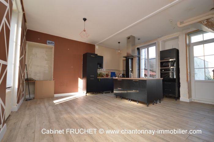 MAISON achat vente CHANTONNAY M6341