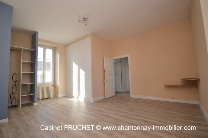 Maison bourgeoise en centre-ville de CHANTONNAY à vendre CHANTONNAY au prix de 167500 euros