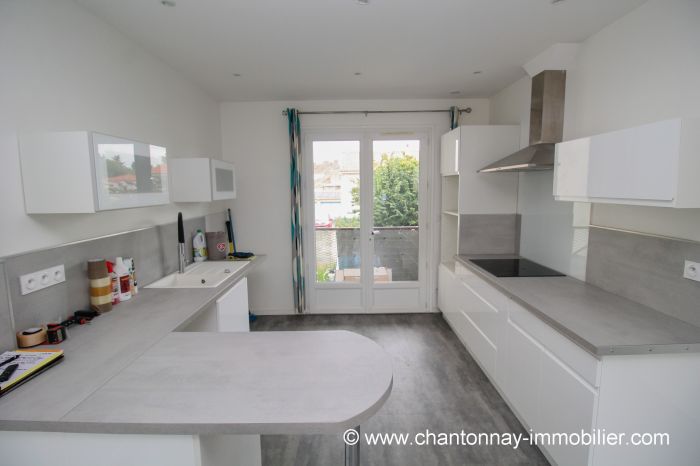 MAISON achat vente CHANTONNAY M6342