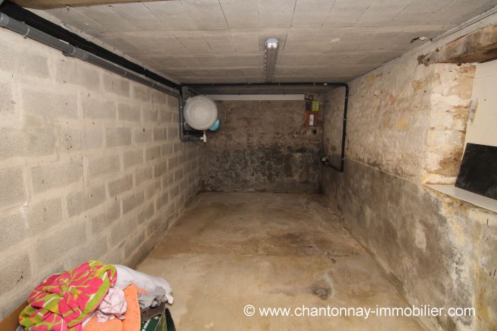 Maison ancienne r?nov?e en centre ville à vendre CHANTONNAY au prix de 159750 euros