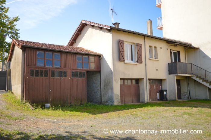 Maison ancienne rnove en centre ville CHANTONNAY immobilier à vendre au prix de 159750 euros