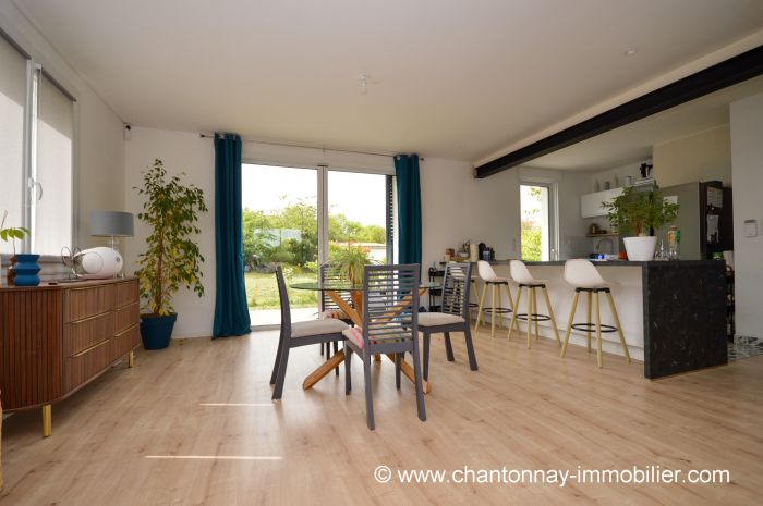 MAISON achat vente CHANTONNAY M6345