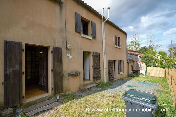 Maison ancienne de village  à vendre BOURNEZEAU au prix de 96300 euros