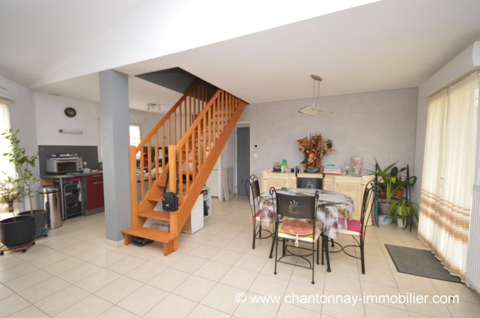 MAISON achat vente CHANTONNAY M6356