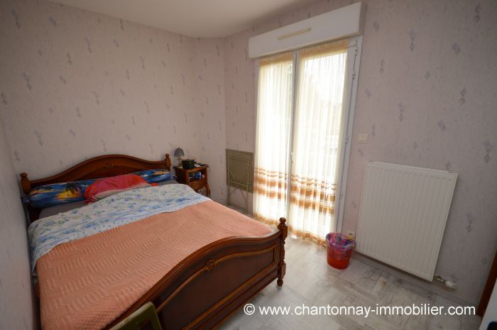 CHANTONNAY - Confortable maison de 3 chambres avec garage et à vendre CHANTONNAY au prix de 199900 euros