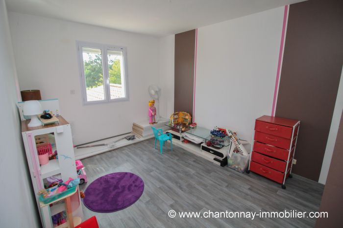 Belles prestations pour cette maison rcente de plain-pied  LA CAILLRE-SAINT-HILAIRE immobilier à vendre au prix de 318700 euros