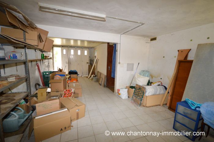 Maison sur sous-sol offrant de beaux volumes à vendre CHANTONNAY au prix de 161120 euros