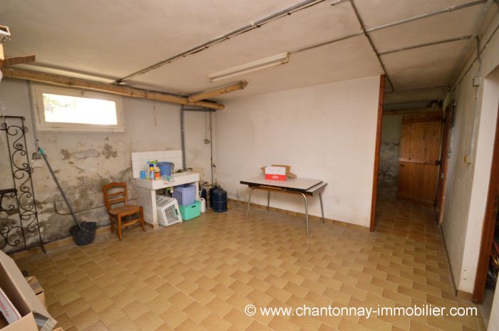 Maison sur sous-sol offrant de beaux volumes CHANTONNAY immobilier à vendre au prix de 161120 euros