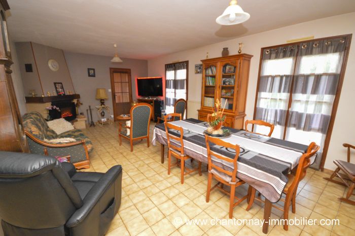 MAISON à vendre sur CHANTONNAY avec 4 pièces