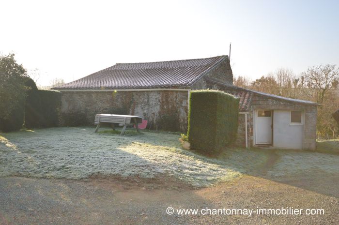 Belle opportunit. Maison en pierre en campagne !  CHANTONNAY immobilier à vendre au prix de 196100 euros