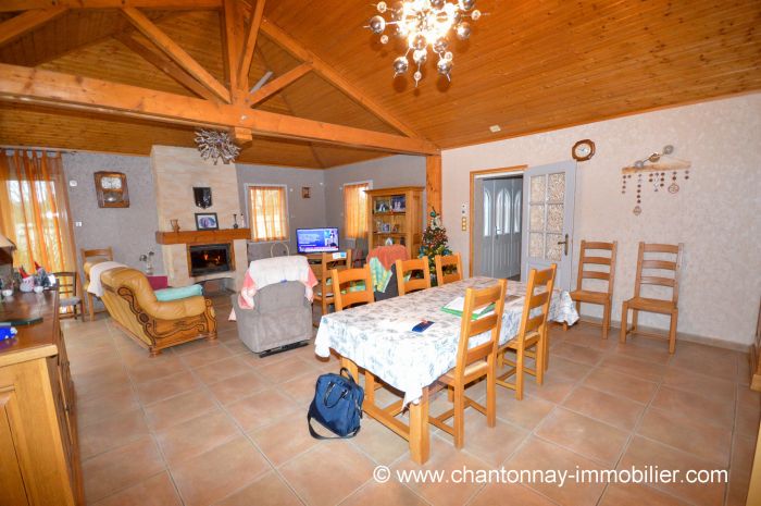 MAISON à vendre sur CHANTONNAY avec 5 pièces