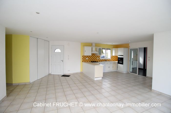 MAISON à vendre sur CHANTONNAY avec 6 pièces
