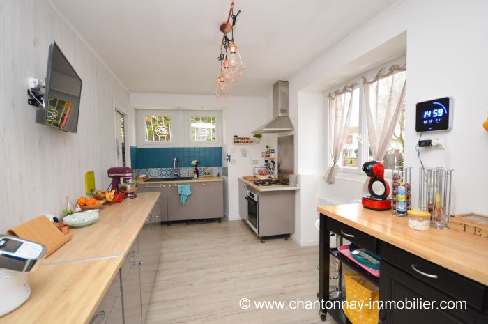 MAISON à vendre sur CHANTONNAY avec 5 pièces