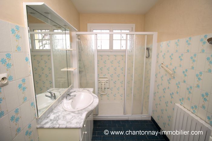 CHANTONNAY.  Dans quartier recherch. Proche centre ville. à vendre CHANTONNAY au prix de 169600 euros