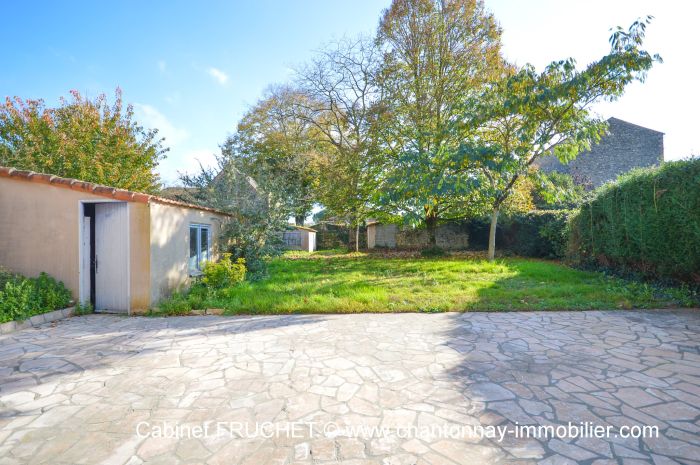 MAISON achat vente CHANTONNAY M6427