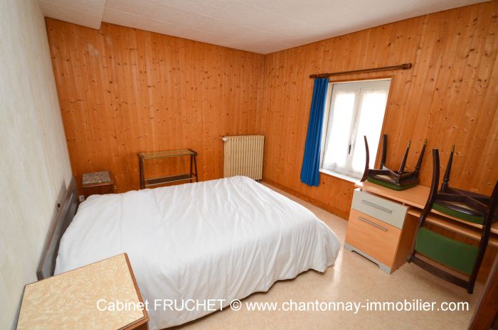 Charmante maison de bourg offrant de beaux beaux volumes CHANTONNAY immobilier à vendre au prix de 143100 euros