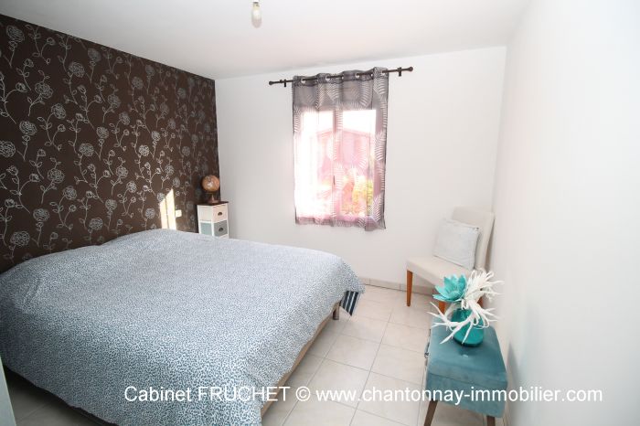 Rare ! CHANTONNAY, proche centre ville. Maison de plain-pied à vendre CHANTONNAY au prix de 262500 euros