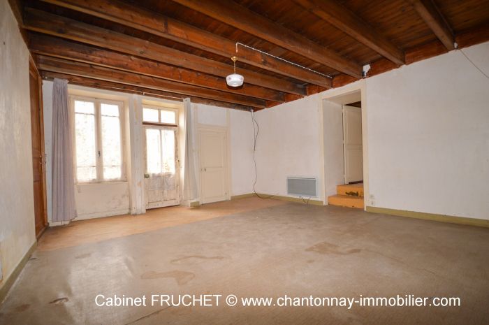 MAISON à vendre sur LA CH?TAIGNERAIE avec 4 pièces