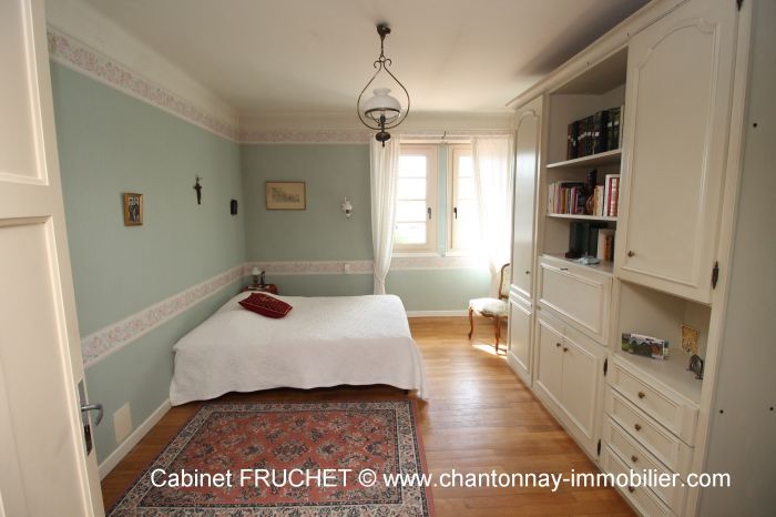 Prestations de qualit pour cette belle maison de centre vil CHANTONNAY immobilier à vendre au prix de 315000 euros