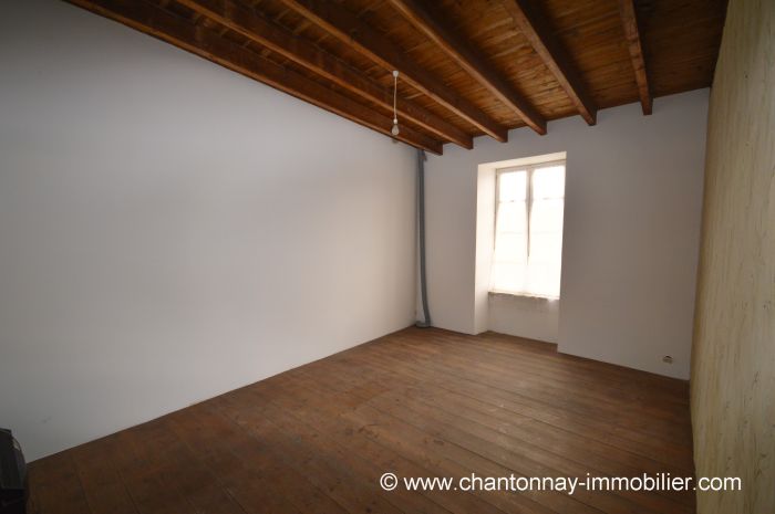 A vendre MAISON sur secteur CHANTONNAY avec 363.79 m² de surface habitable