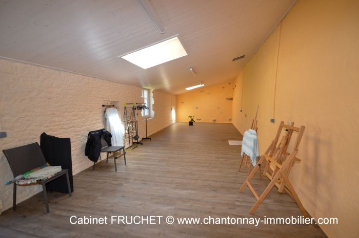 Secteur CHANTONNAY - Jolie proprit en pierre pleine de cha CHANTONNAY immobilier à vendre au prix de 407550 euros