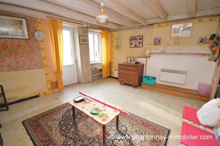 CHANTONNAY - Maison de campagne isole avec vue sur la Bocag à vendre CHANTONNAY au prix de 128400 euros