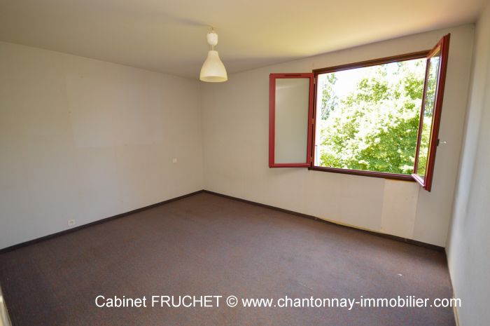 Opportunit  saisir ! Maison de famille Offrant de belles s à vendre LA CHâTAIGNERAIE au prix de 241500 euros