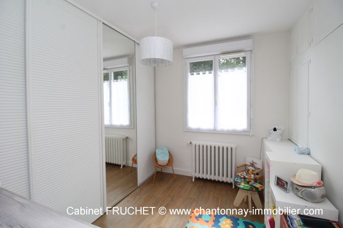 Charmante maison rnove avec got - Proche centre ville CHANTONNAY immobilier à vendre au prix de 215000 euros