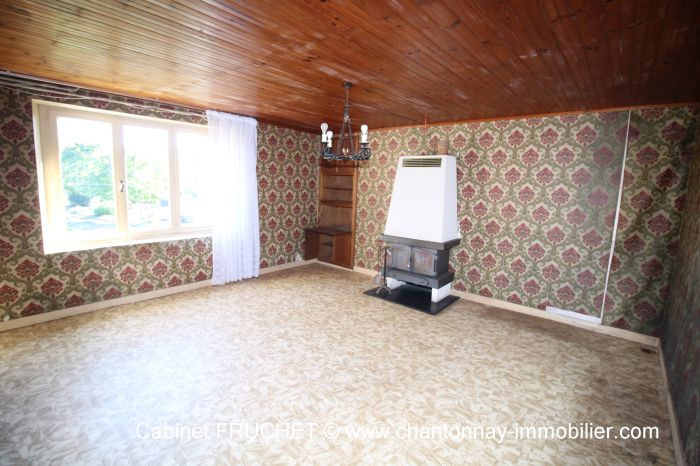 MAISON à vendre sur SAINT-CYR-DES-GâTS avec 4 pièces