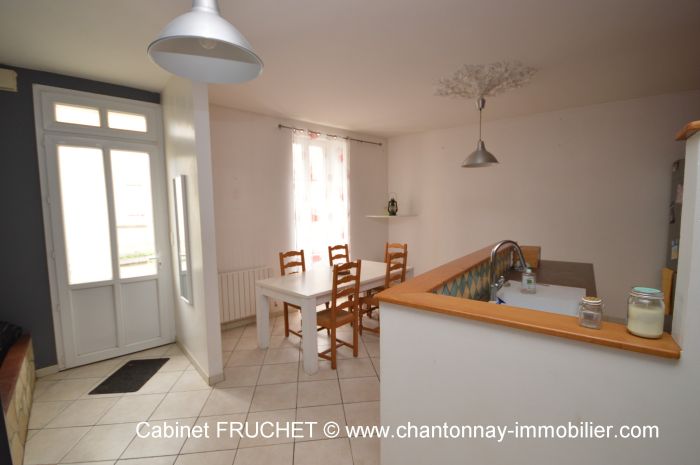 MAISON à vendre sur CHANTONNAY avec 5 pièces