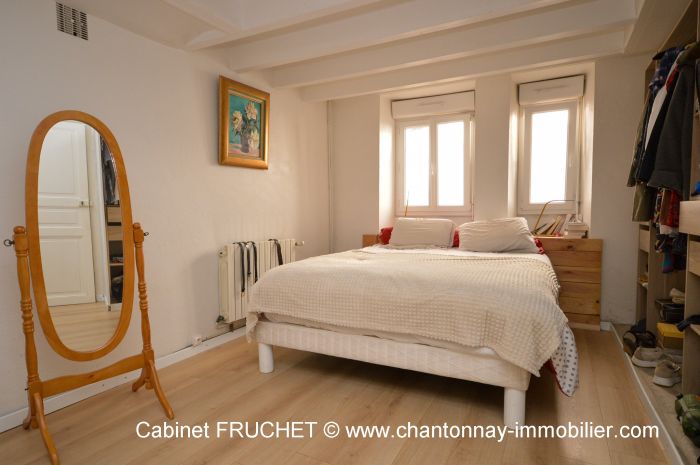 Jolie maison de bourg avec beaucoup de caractre CHANTONNAY immobilier à vendre au prix de 133000 euros